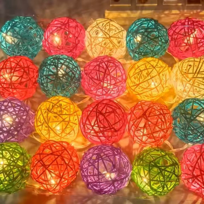 1 Set of Multi Coloured 5cm Rattan Cane 50 Ball Battery Powered LONG 5m String Lights Christmas Gift Home Wedding Party Bedroom Decoration Table Centrepiece